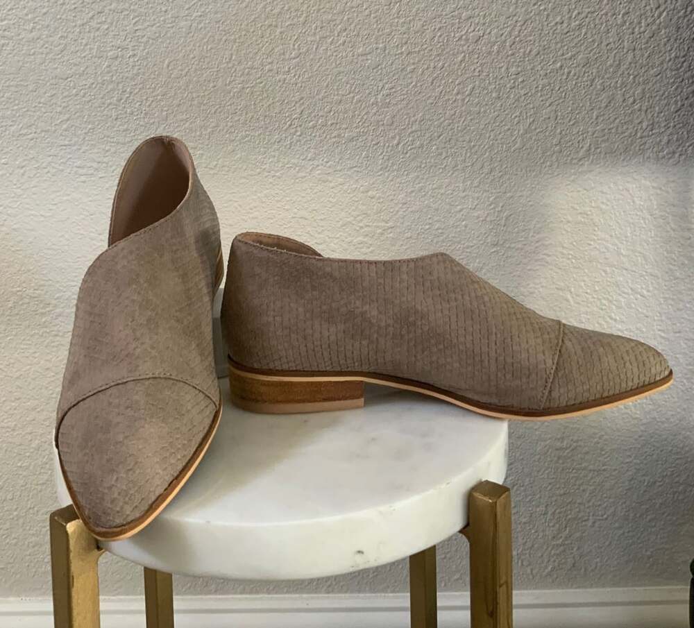 Catherine Malandrino D'Orsay Flat Size 8.5 Taupe Snake Print
